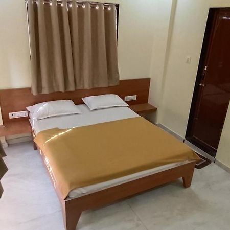 Hotel Tulsi Somnāth Extérieur photo