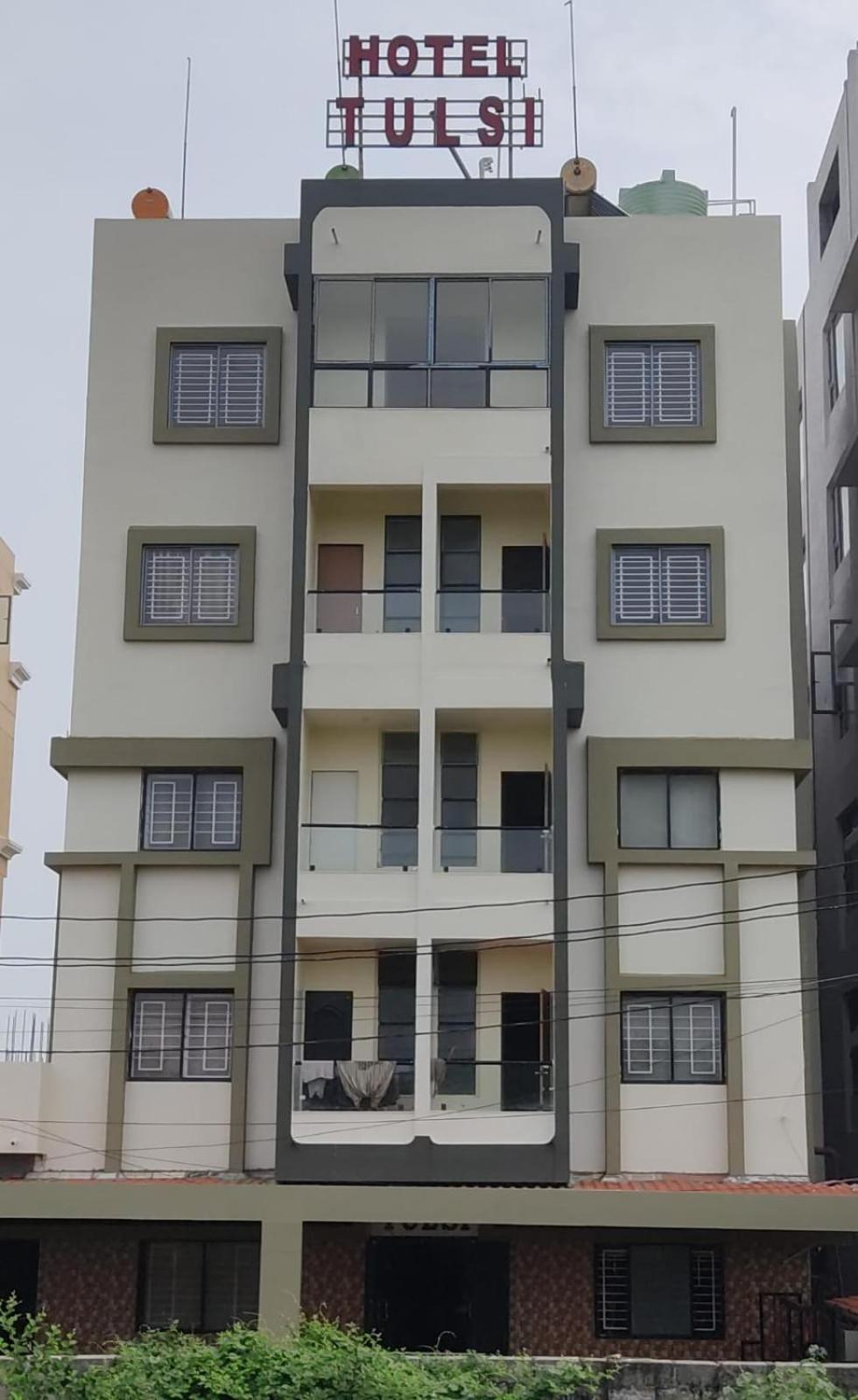 Hotel Tulsi Somnāth Extérieur photo